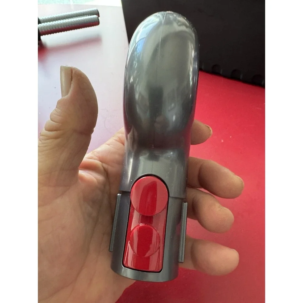 Dyson Quick Release For Up Top Angle